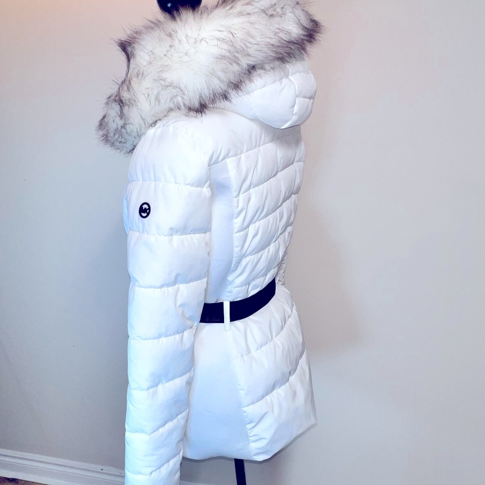 MICHAEL Michael Kors White Puffer Jacket with Faux Fur Trim - Picture 7 of 14